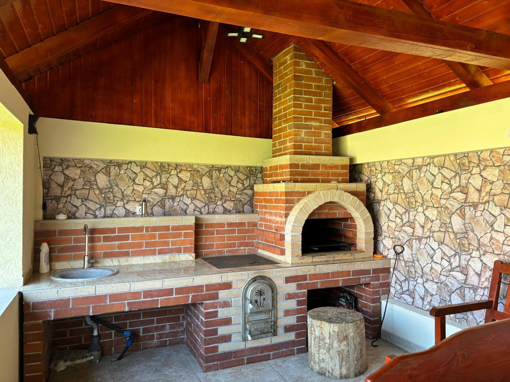 Casa Otilia Hotel Chiscau Екстериор снимка