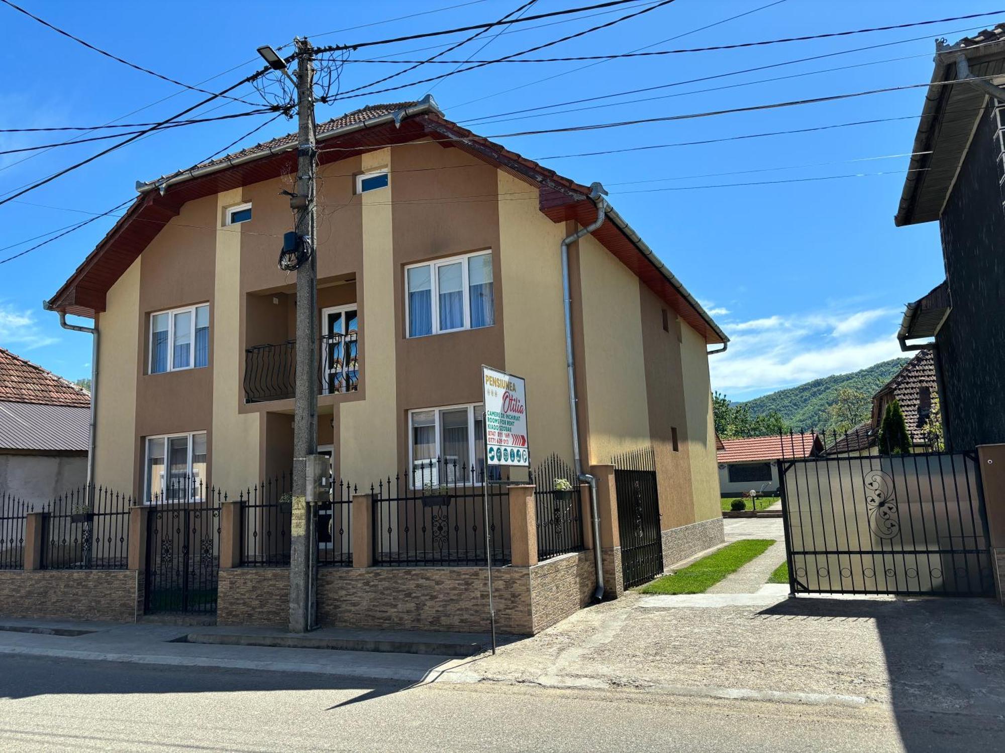 Casa Otilia Hotel Chiscau Екстериор снимка