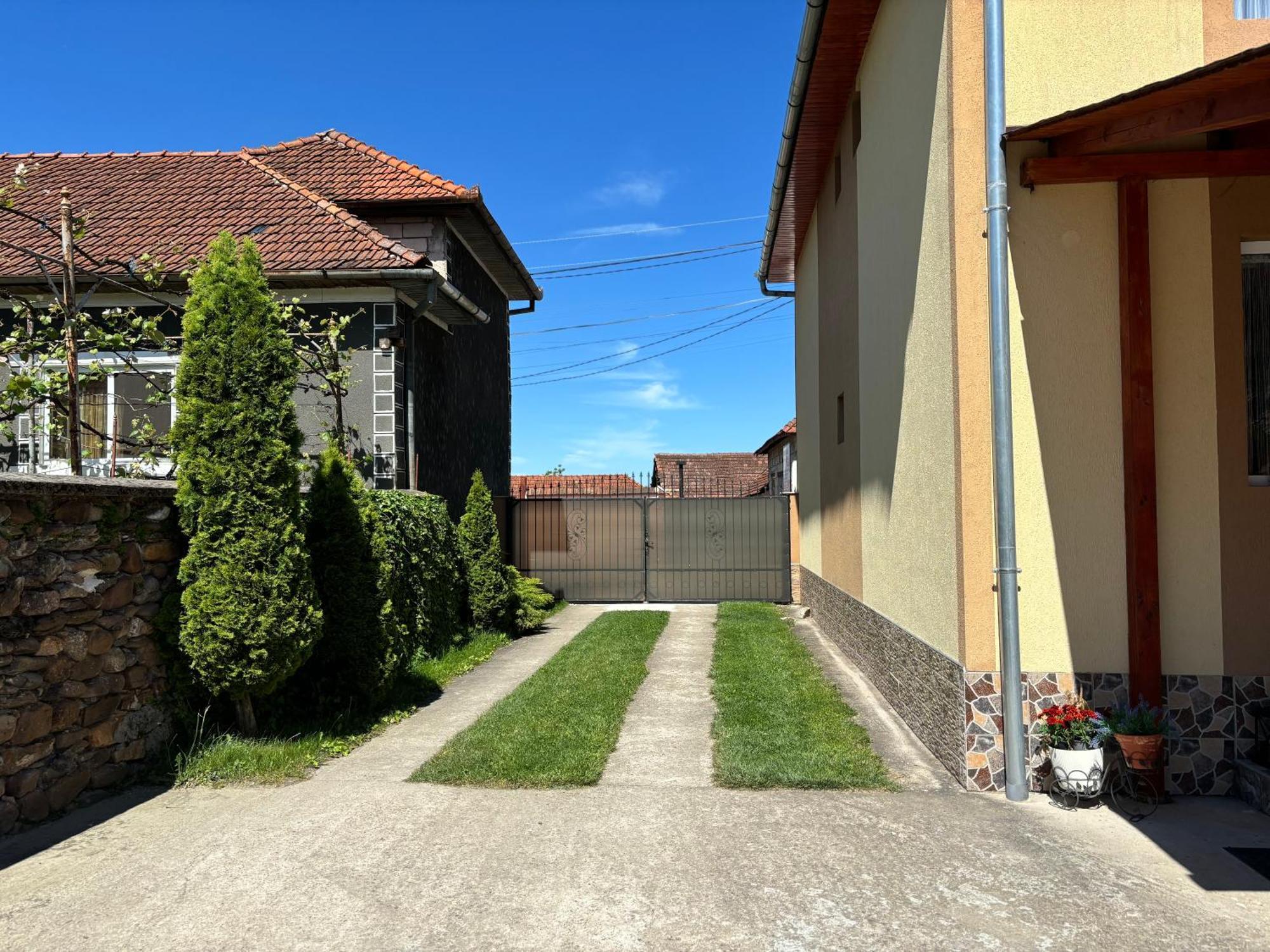 Casa Otilia Hotel Chiscau Екстериор снимка