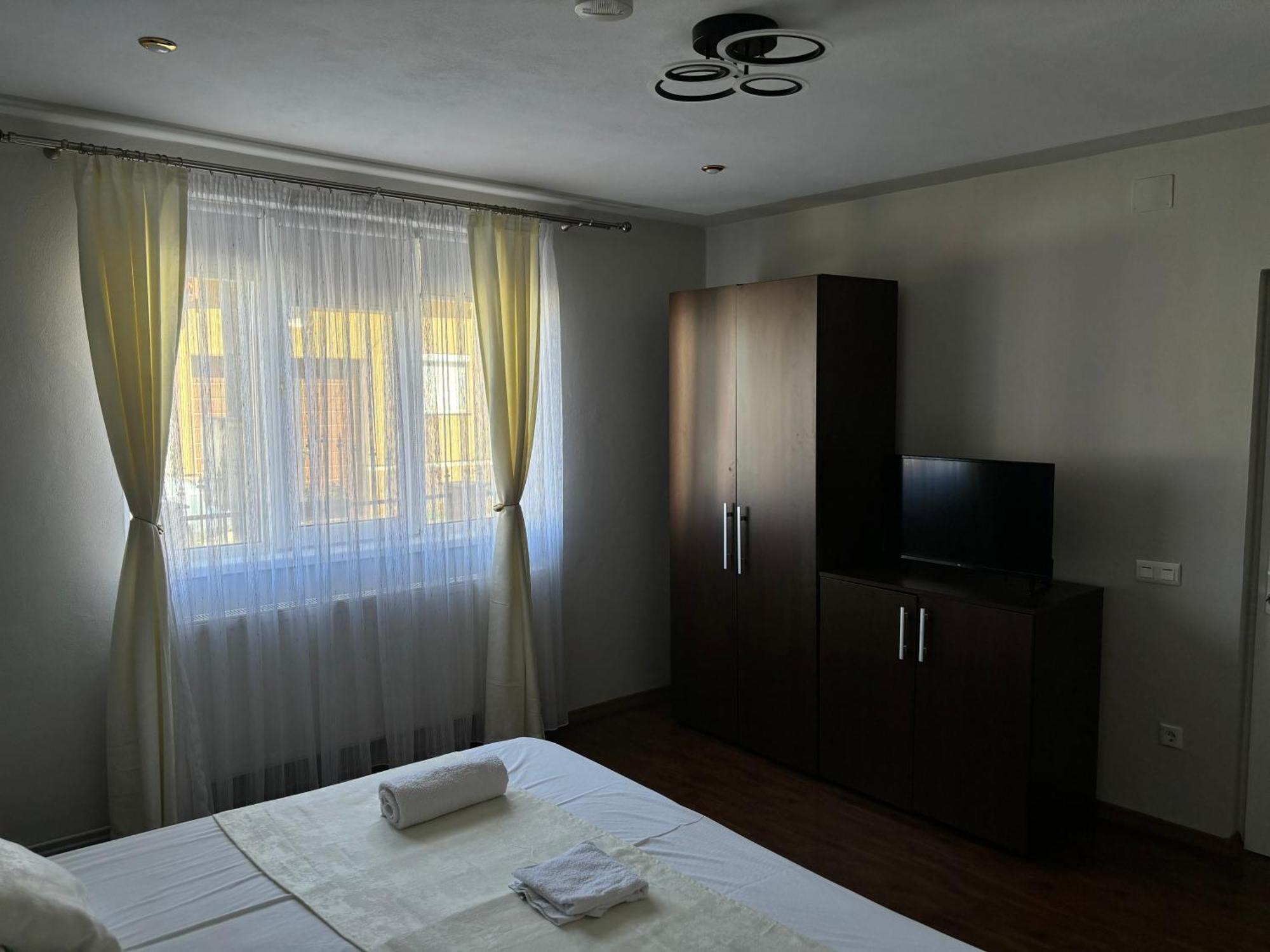 Casa Otilia Hotel Chiscau Екстериор снимка